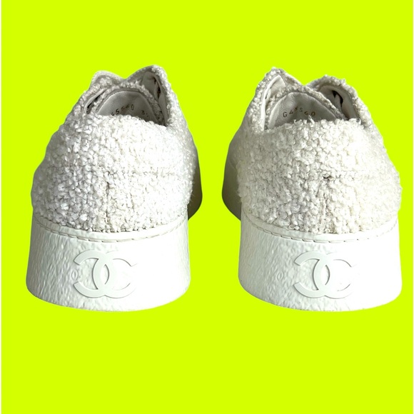 CHANEL 2024 SS CASUAL STYLE PLAIN LOGO LOW-TOP SNEAKERS - Picture 8 of 14